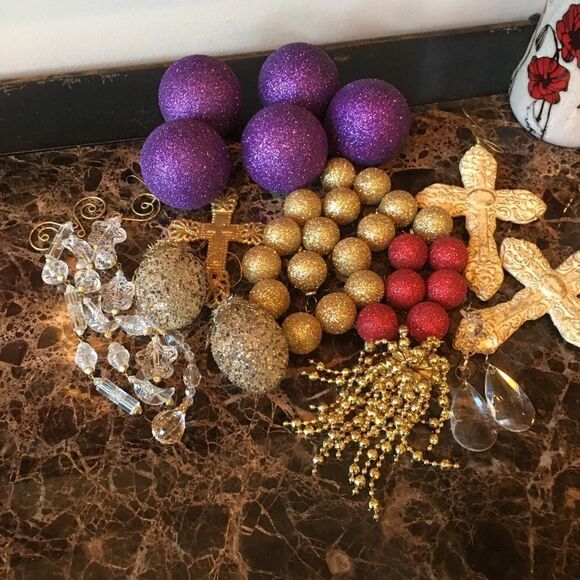 One 1 Eyelet Etched Golden Cross Ornament - decor! - Picture 5 of 15